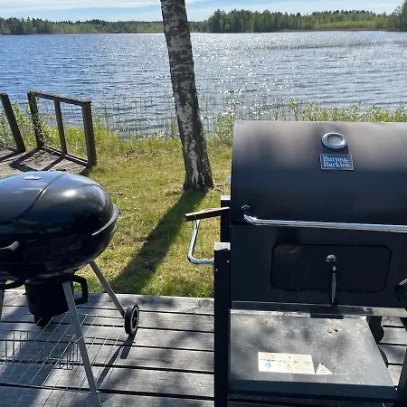 Perhemoekki, Sauna Ja Vierasmaja, Saehkoeauton Lataus Chalet