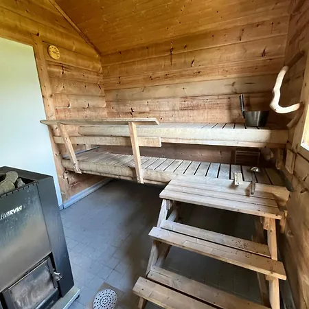 Perhemoekki, Sauna Ja Vierasmaja, Saehkoeauton Lataus Chalet Lahdenvainio
