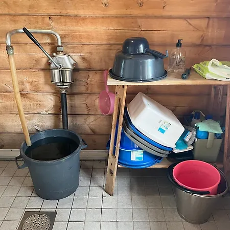 Perhemoekki, Sauna Ja Vierasmaja, Saehkoeauton Lataus Lahdenvainio